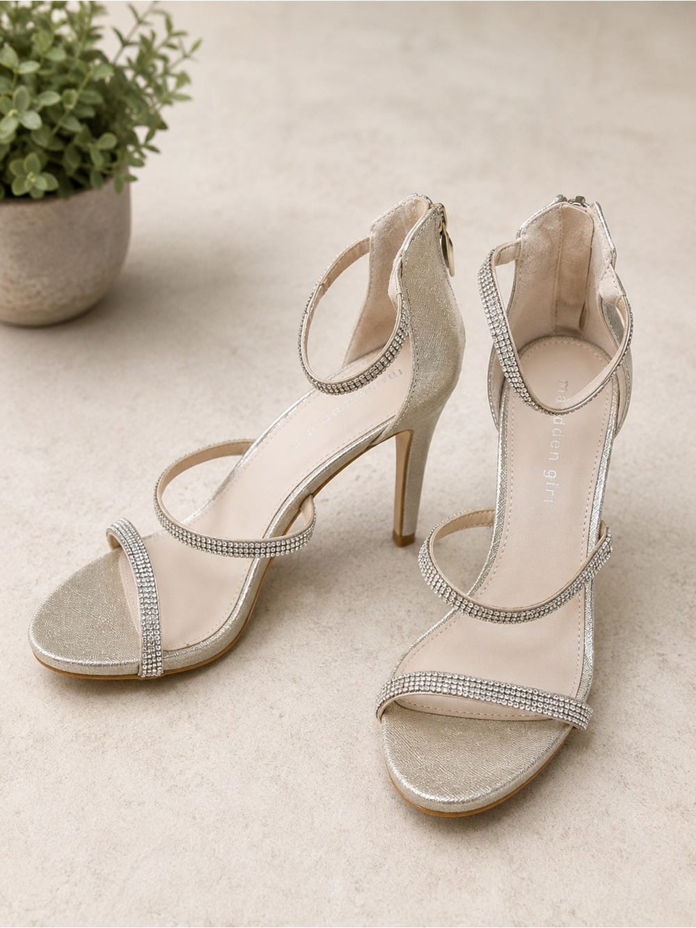 Kelly & Katie Metallic silver Strappy heels